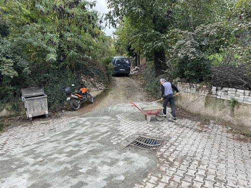 FEN İŞLERİ EKİPLERİMİZDEN YOĞUN MESAİ: ÇAYAĞZI MAHALLESİ VE YENİ MAHALLE’DE ÇALIŞMALAR DEVAM EDİYOR